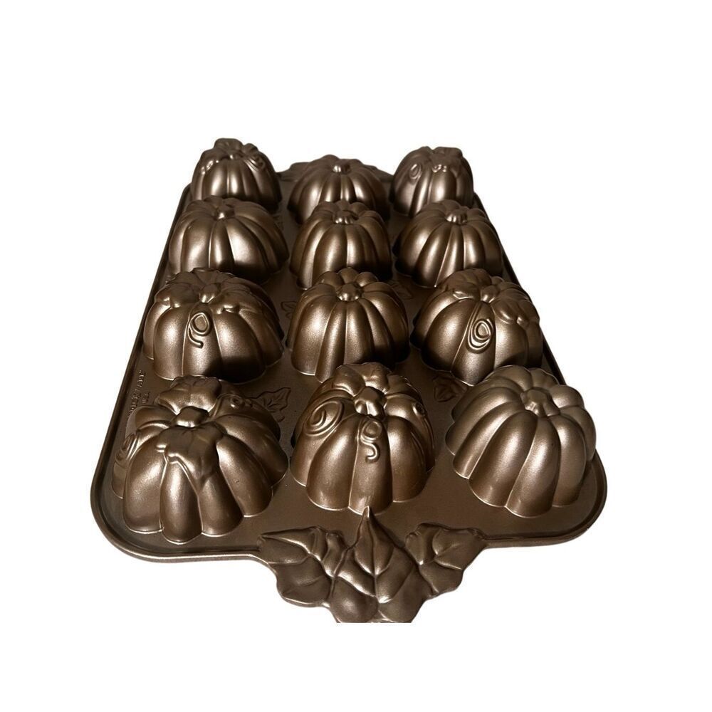 Nordic Ware Williams Sonoma Pumpkin Patch Mini Bundt Pan Muffin Cake Pan - Picture 3 of 10